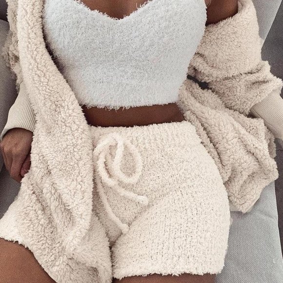 Women's Teddy Coat & Shorts Set - Picture 2 of 6